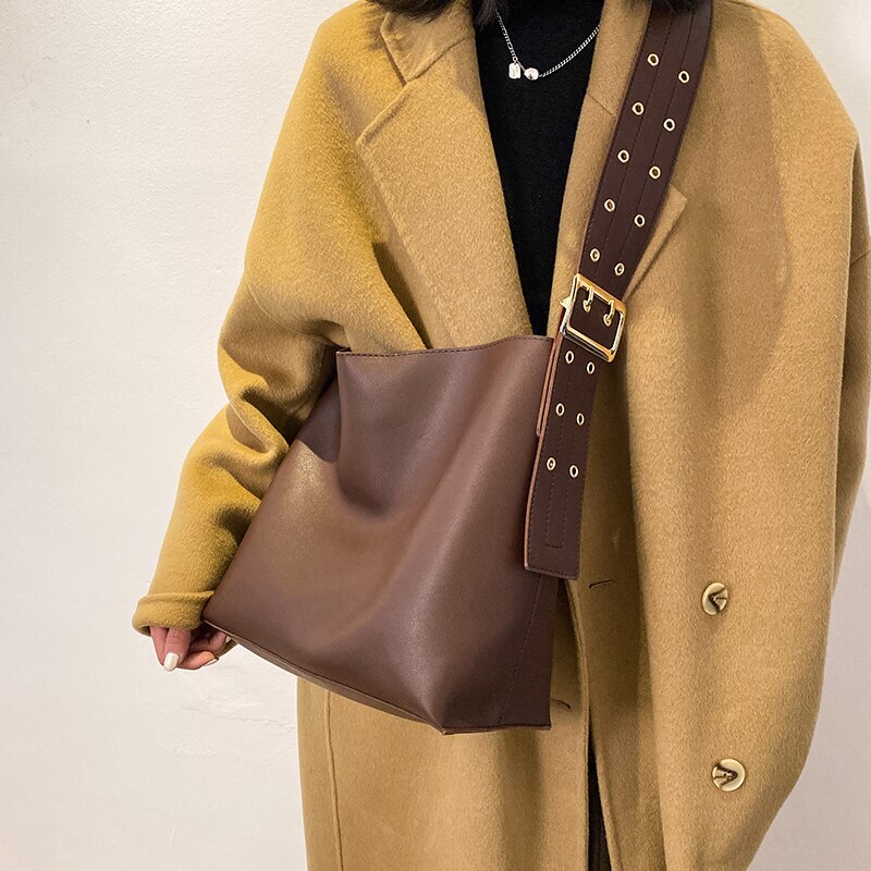 バケットバッグ レディース バッグ メッセンジャーバッグ ウエスタンスタイル かわいい 斜めがけ