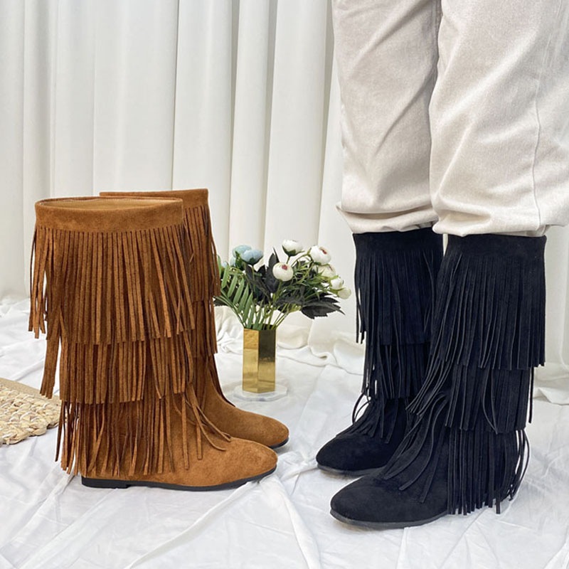 3color ユニークな３段フリンジデザイン． カジュアルな雰囲気の オシャレ フリンジディテール フェイクスエード．スエード素材 ローヒール デイリーロングブーツ