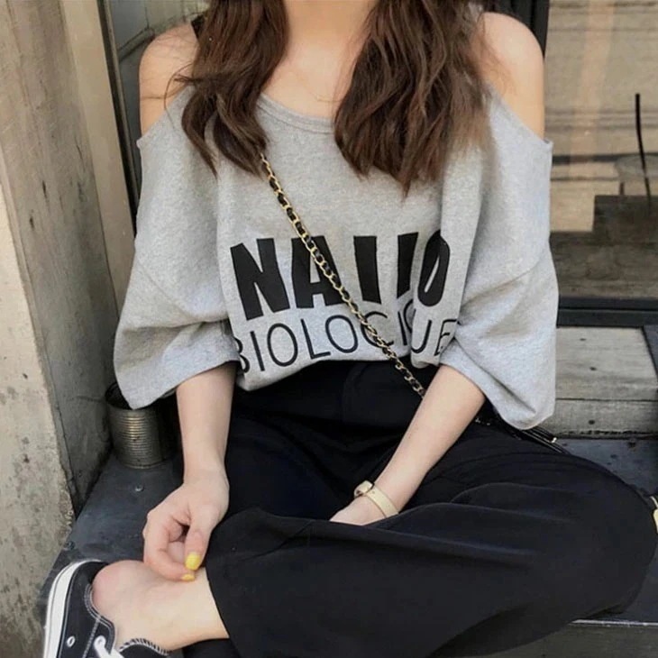 【2025新作 急速出荷】オフショルダー 半袖 ロゴ Tシャツ レディース 春 夏 ロゴT 半袖Tシャツ カジュアル オフショル トップス カジュアル 肩出し 肩開き ゆったり 韓国ファッション