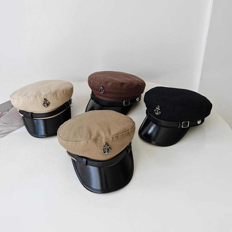 秋冬 コーデ レディース ファッション オシャレ アイテム カワイイ シンプル 大人カワイイ 黒 帽子 レトロ フラット トップ ベレー帽