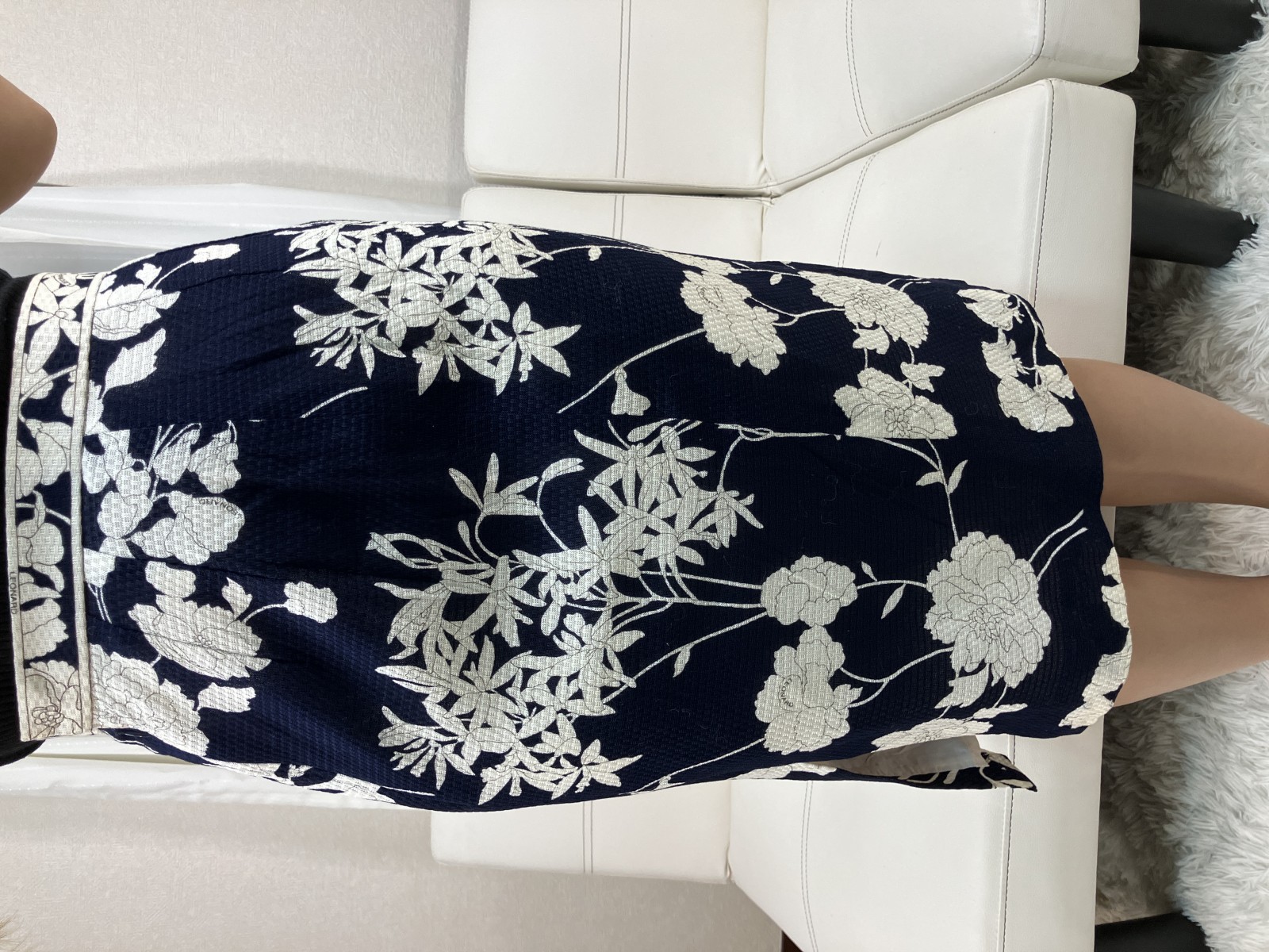 FASHION タイトスカート 花柄 フローラル 総柄 日本製 ネイビー アイボリー コットン キュプラ ミディ丈 バックスリット レディース 67-93 軽微使用感あり