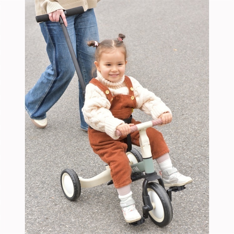 子供自転車 3輪 キッズ 幼児 自転車 バイク ペダル付き 子供用三輪車 手押し棒付 三輪車 足けりバイク 一台4役 ベビーカー かじとり コントロールバー付き 乗用玩具 軽量 誕生日 1-5歳