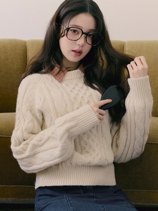 [IVE チャン·ウォニョン モデル着用] ROUND CABLE LABEL KNIT IVORY 限定版 韓国の人気ファッションブランド