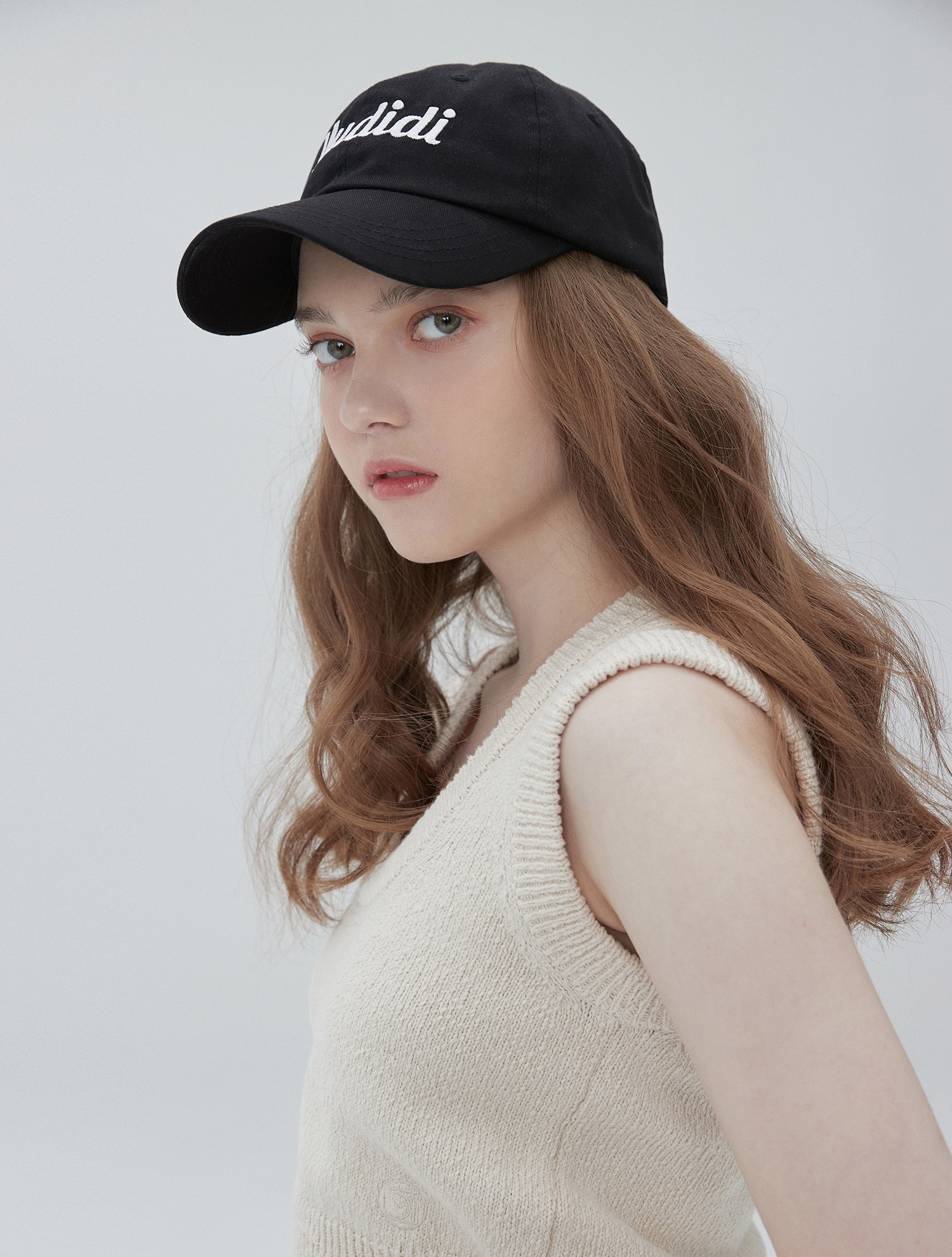 【MUDIDI】[キムヘス 着用] MUDIDI LOGO BALL CAP : 2COLOR