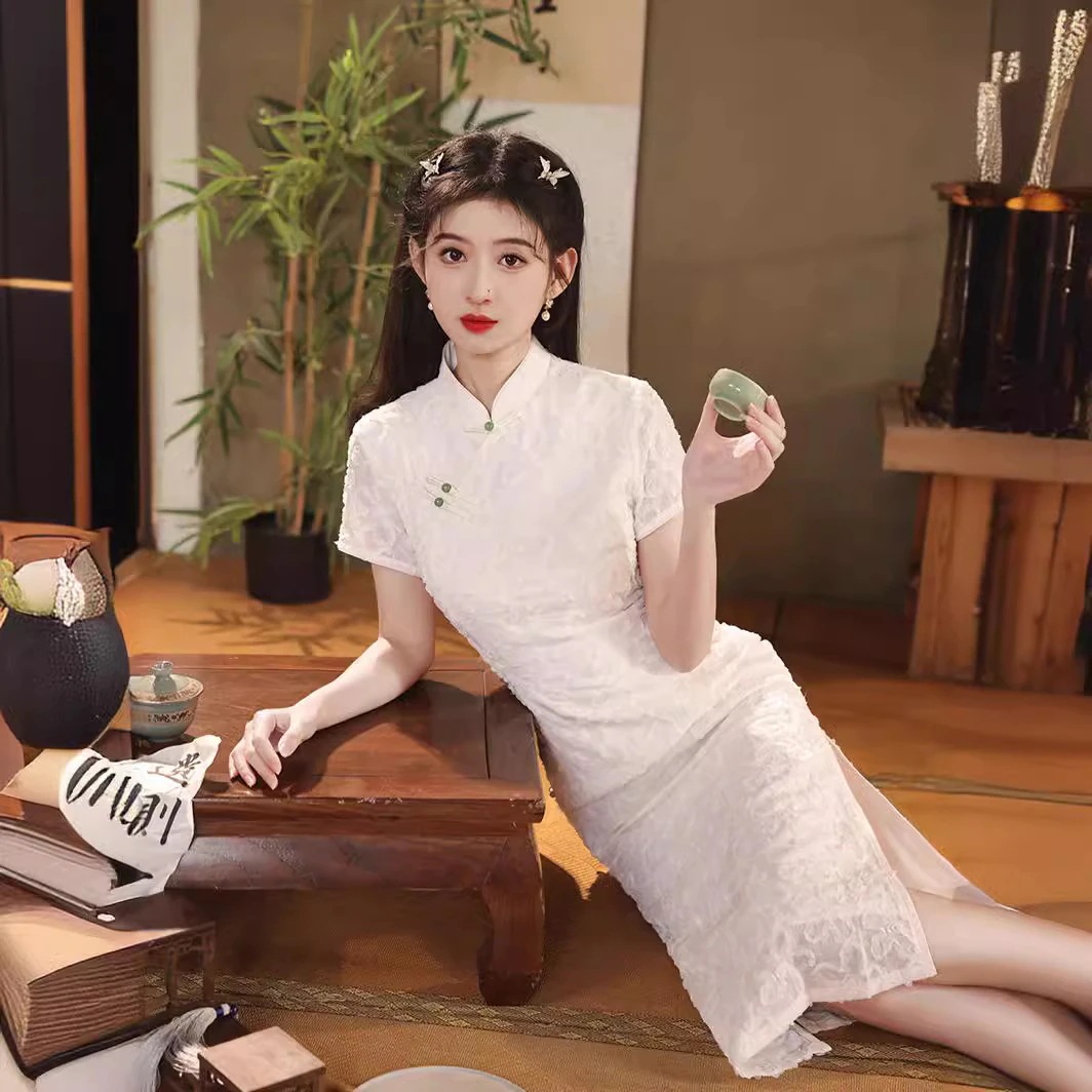 2024春夏改良チャイナドレスミドル丈ホワイトエンゲージメントスタイル文学ヤングスタイルチャイナドレス女性用