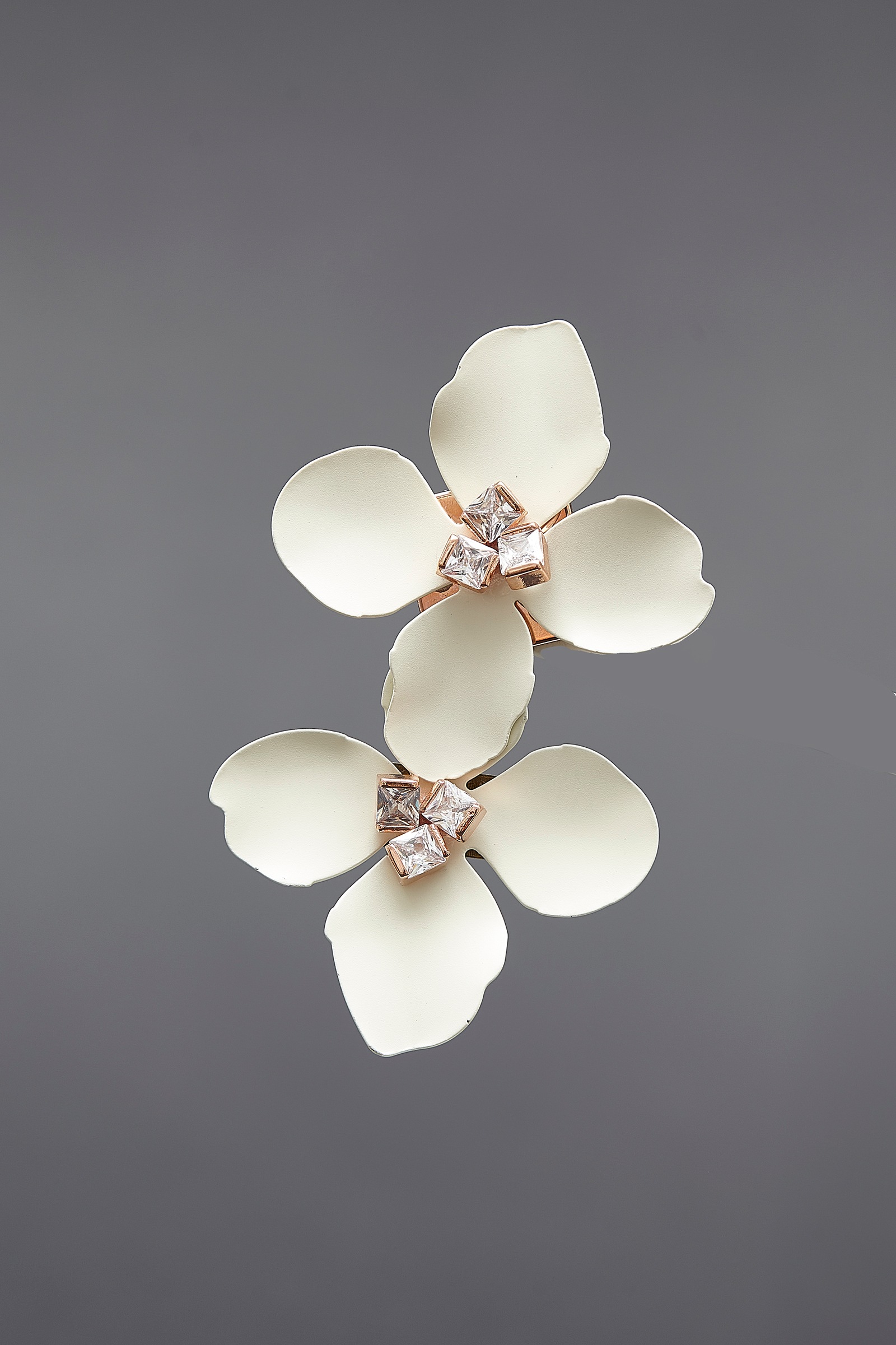 [HAZINA] Fleur Twin Brooch - Ivory