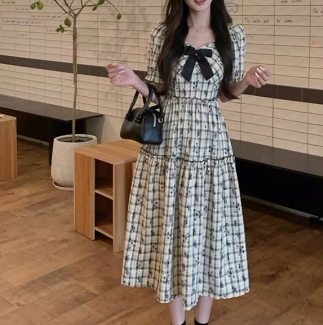 レディース スカート ワンピース ティアード 7分袖 パフスリーブ Vネック フリル リボン 伸縮性 かわいい 大人可愛い きれいめ シンプル カジュアル 上品 おしゃれ こなれ感 メンズライク 5,249円