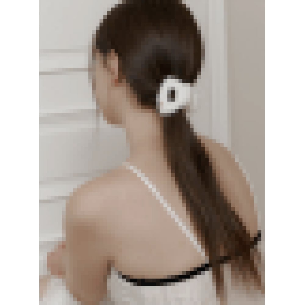 KINDABABY ホワイトファーキュービックヘアークロー