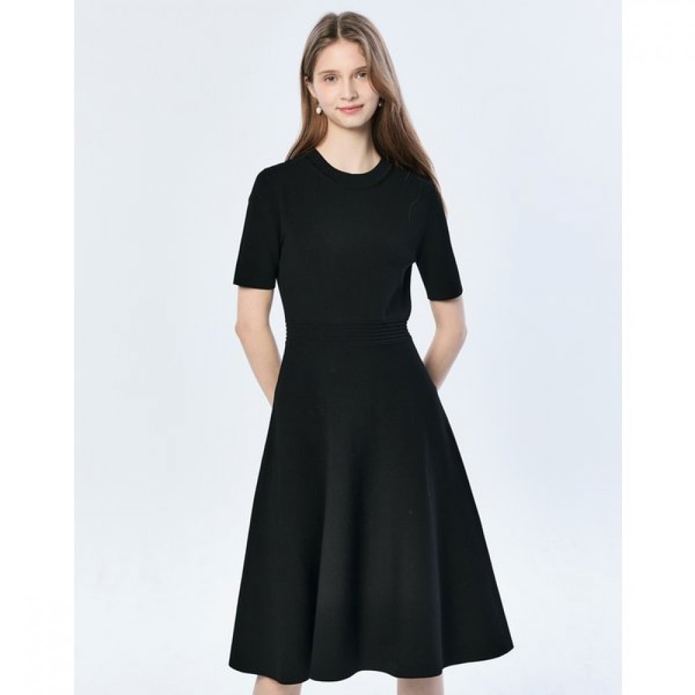 [25SS] フレアショートスリーブニットドレスブラック HSDR5A101BK 26,586円