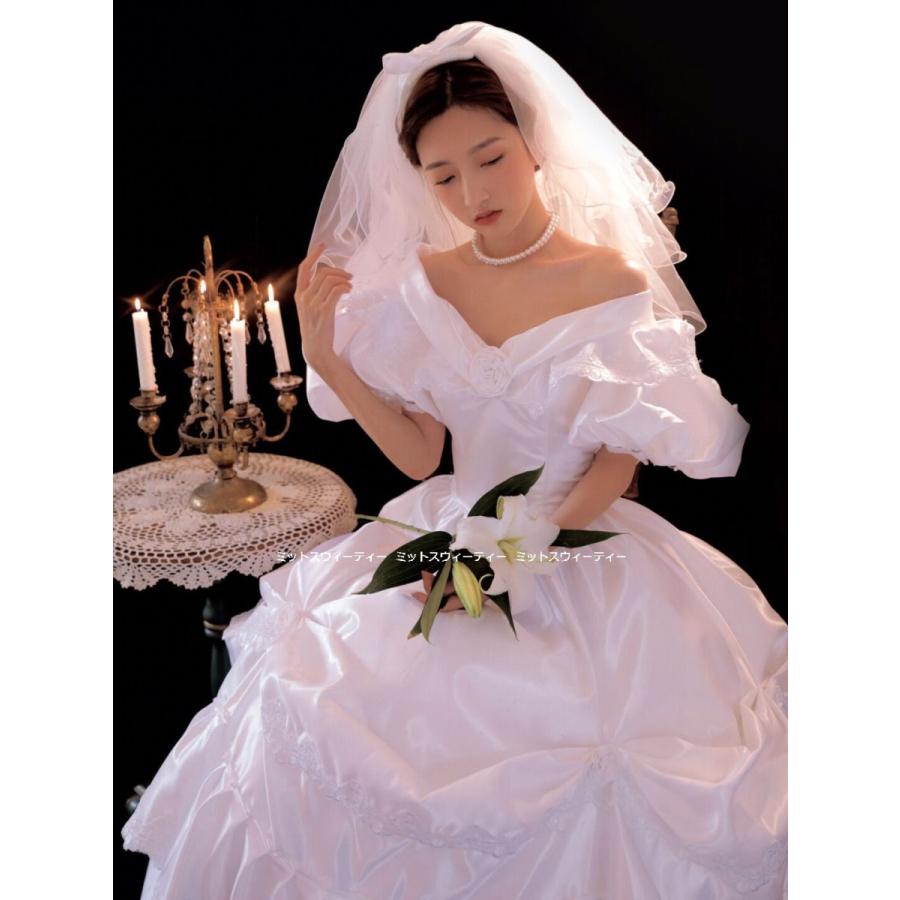 ウエディングドレス レトロ婚 花嫁 サテン 純白 昭和風写真 前撮り フォトウェディング 結婚式 リゾート ブライダル お誕生日 80年代 90年代 個性 シック 演出