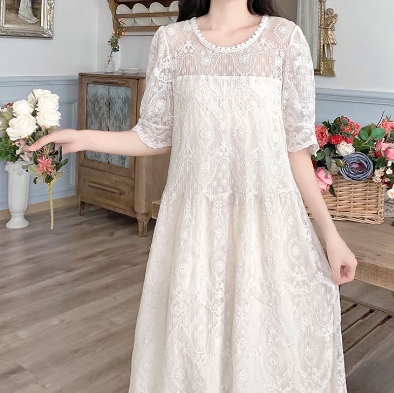 ワンピース フレアワンピース ミモレ丈 半袖 5分袖 スクエアネック フレア Aライン 刺繍 きれいめ シンプル 大人 上品 おしゃれ 大人女子 エレガント 花柄 春 夏 レディース デート お出かけ