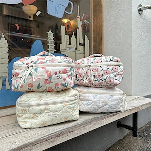 メイクポーチ 化粧ポーチ キルティング 花柄 かわいい おしゃれ 韓国雑貨 パウチ 洗える 化粧品収納 洗濯用具バッグ メイクポーチ パウチ 小物収納用 持ち運びも便利 旅行
