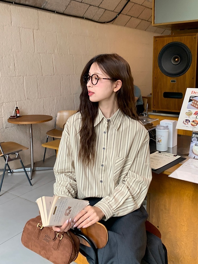 コントラストストライプポケットシャツ2024秋風ゆったりカレッジ年齢軽減トップス