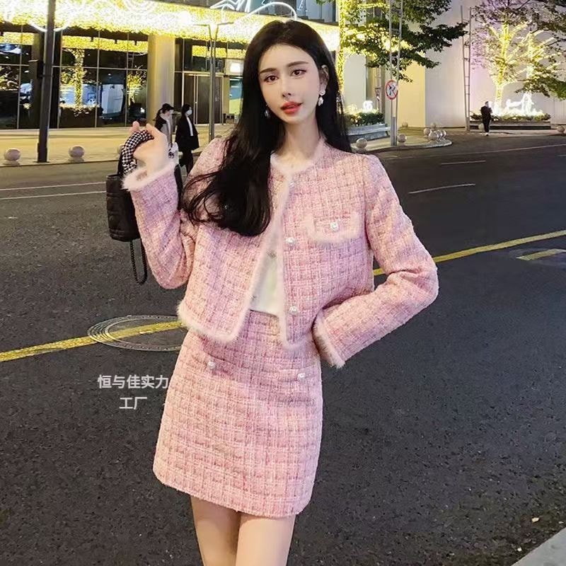 秋冬の小柄な女性向け小物ファッションスーツ ピンクショートコートとスカートの2点セット 6,148円