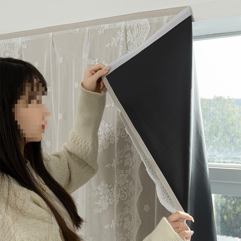 パンチなしの家の家のベッドルームベイの窓用の完全なブラックアウトカーテンベルクロ接着カバー小さな窓の短いカーテン