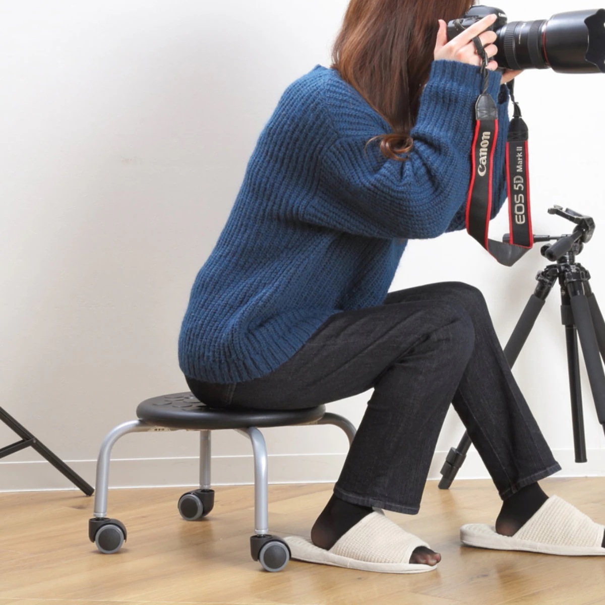 スツール 丸 キャスター ロータイプ 耐荷重100kg 座面高25cm 作業椅子 椅子 チェア イス 低い 姿勢 スタッキング可能 コンパクト 小さい 座ったまま 移動 工場 オフィス 完成品