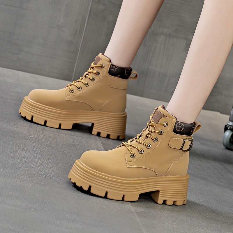 英倫風マーティンブーツ女2022新型春秋シングル靴内高短靴百合厚底蹴る大黄ブーツ