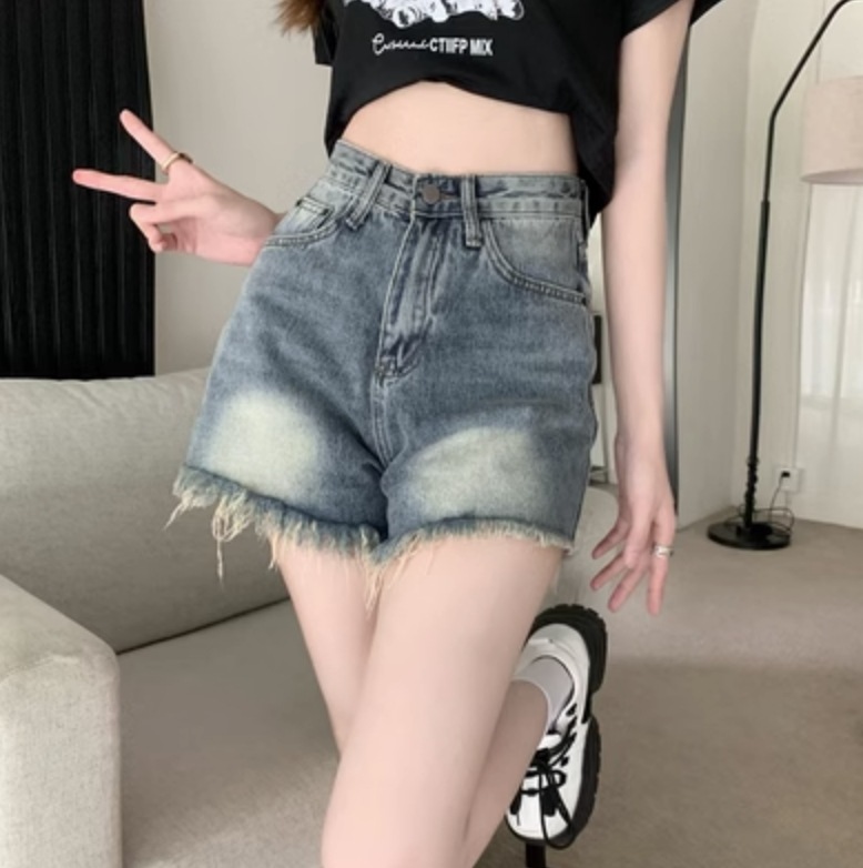 レディース パンツ ボトムス デニム ショート ハイウエスト ポケット 脚長 かわいい 大人可愛い きれいめ シンプル カジュアル 上品 おしゃれ かっこいい レトロ こなれ感 ラフ メンズライク