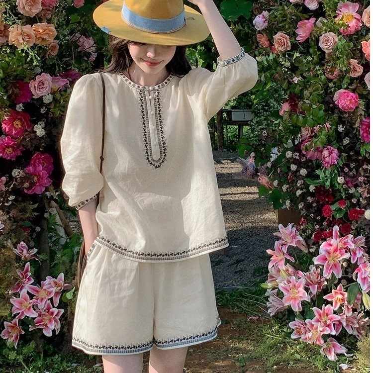 セットアップ2025夏新ミニデザイン刺繍ゆったり着やせ中袖シャツ+ワイドパンツ女性2枚セットt