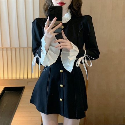 ワンピース デート ショート ショート丈 袖あり 長袖 スリム タイト 細身 フリル かわいい 大人可愛い きれいめ シンプル カジュアル 大人 上品 おしゃれ お洒落 主役級 存在感 春 秋 10代 5,508円