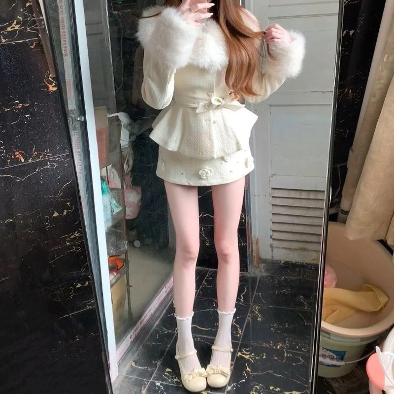 エレガントなシャネル風の高級レディース秋冬ウールコートとファーカラーのフィットスカートのツーピースセット