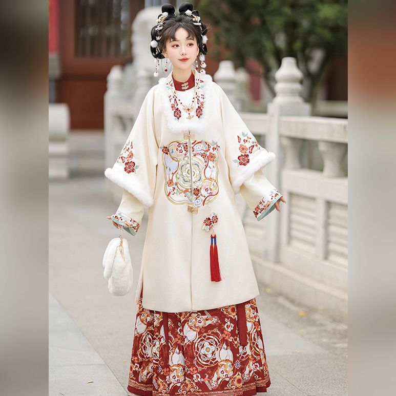 レディースグループ龍渓明朝漢服女性重工業襟刺繍ロングジャケット馬顔スカート冬豪華ベルベット大晦日服セット