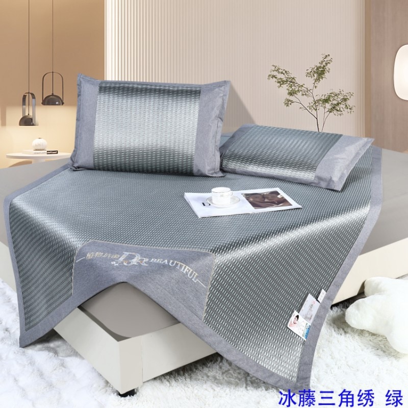 フラッシュハイエンドトライアングル刺繍アイスマット3ピースセット1.8メートルブルー