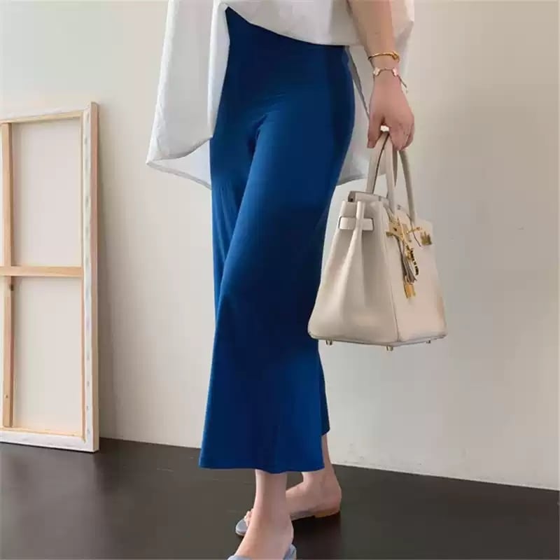 レディース パンツ ボトムス 8分丈 クロップド丈 セミフレア 裾ワイド 綿 コットン 大人可愛い きれいめ シンプル 上品 おしゃれ かっこいい レトロ こなれ感 ラフ 個性的 抜け感 ナチュラル