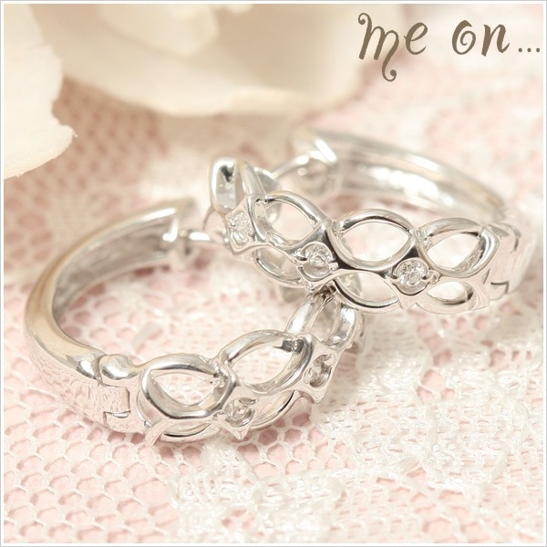 me on... クールなユニセックスデザイン K10ホワイトゴールド WG ラグジュアリ天然ダイヤモンドリングタイプピアス