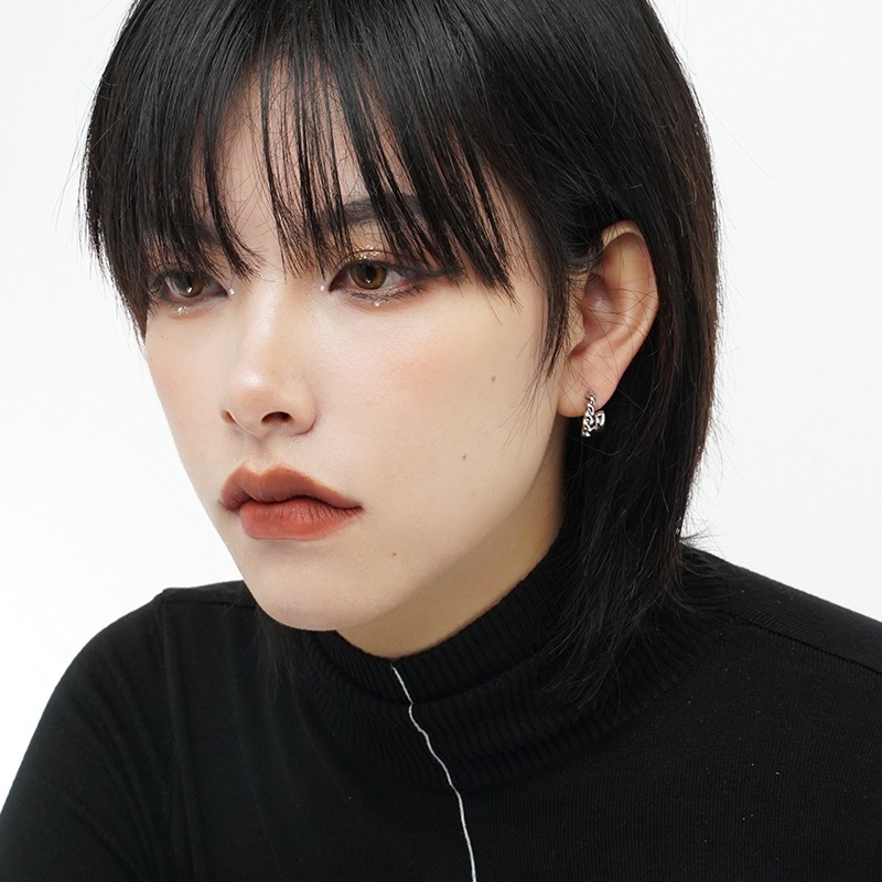 Sumiyaki スモール サークル イヤリング 新しいトレンディなオリジナル デザイン ニッチ パーソナリティ イヤリング シンプルなネット セレブ イヤリング 女性用 000222