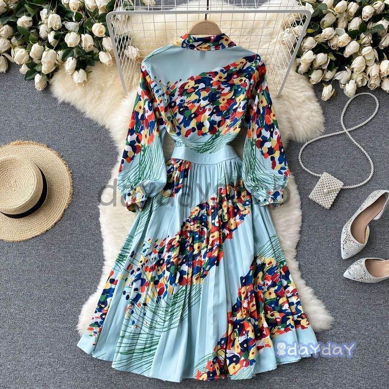 ワンピース プリント柄 襟付き カラフル ボタン 可愛い ドライブ 女子旅 ガーリー ディナー 食事会 リモート お出かけファッション