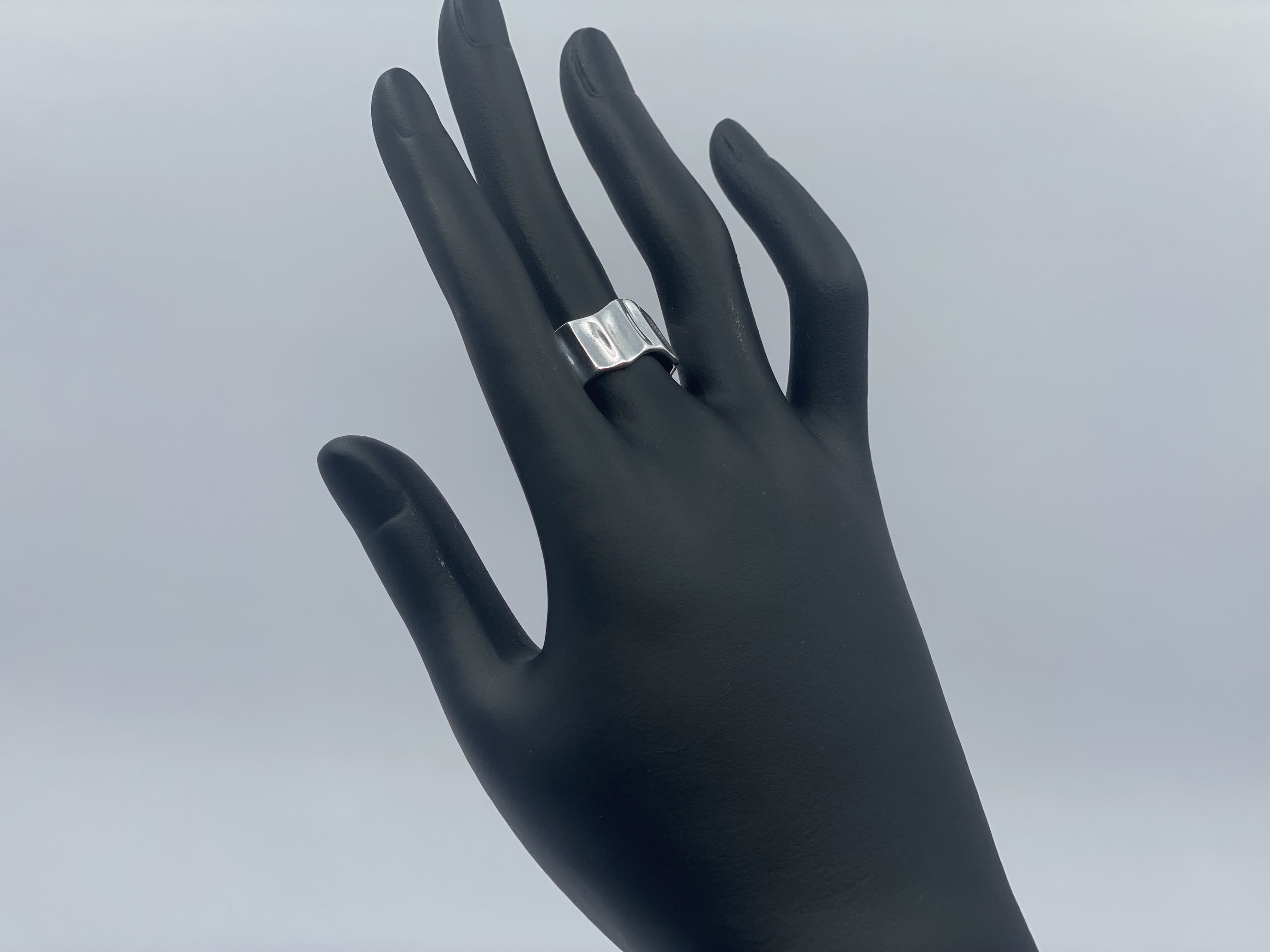 ワイドフラットウェーブオープンリング