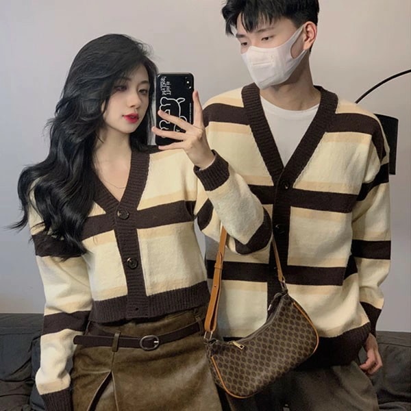 カーディガン セーター ペアルック メンズ レディース お祝い プレゼント クリスマス ニット ベージュ 秋冬 カップル 恋人 親友 友達 姉妹 韓国 おしゃれ 可愛い かわいい 暖かい トップス 旅