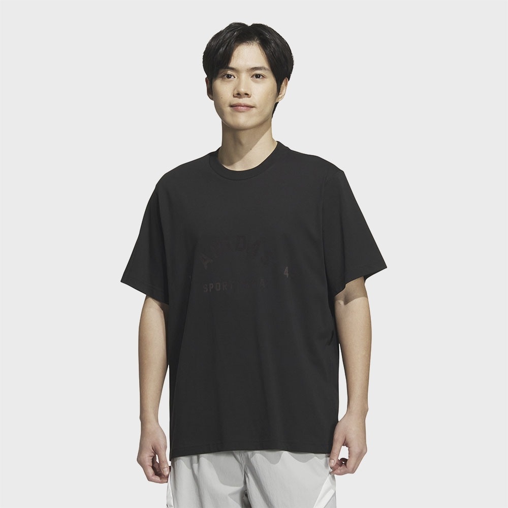アディダスラウンジ GFX Tシャツ-ブラック/JL6070