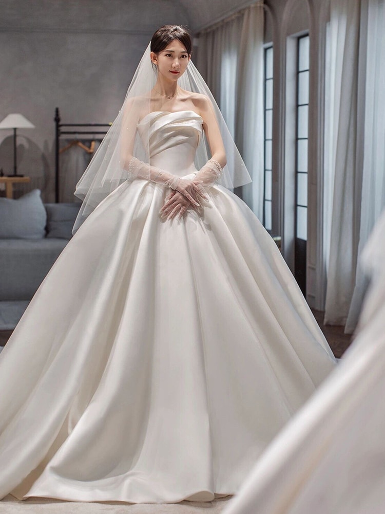 サテンのウエディングドレス2024新婦の胸を拭く主糸フレンチレトロ逃げ姫高級質感モップ