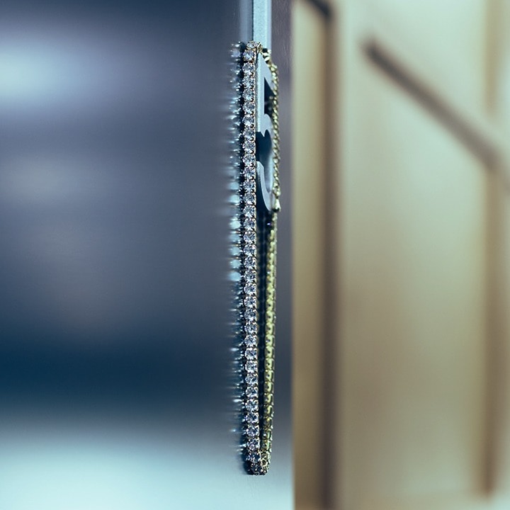 NCT DREAM ZEROBASEONEゼロベース員の着用エルナの首飾り