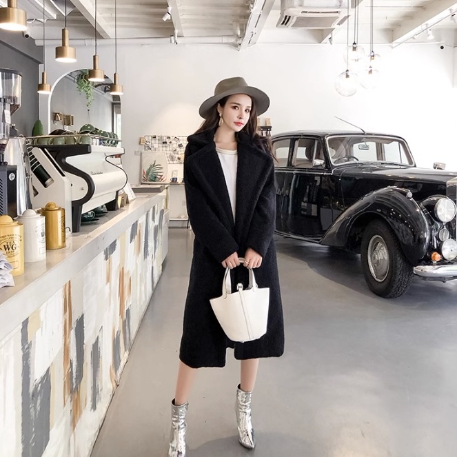 アウター コート ロング ロング丈 袖あり 長袖 襟付き もこもこ ポケット 前開き ウール 厚手 かわいい 大人可愛い シンプル おしゃれ こなれ感 キュート 存在感 無地 秋 冬 10代 20代