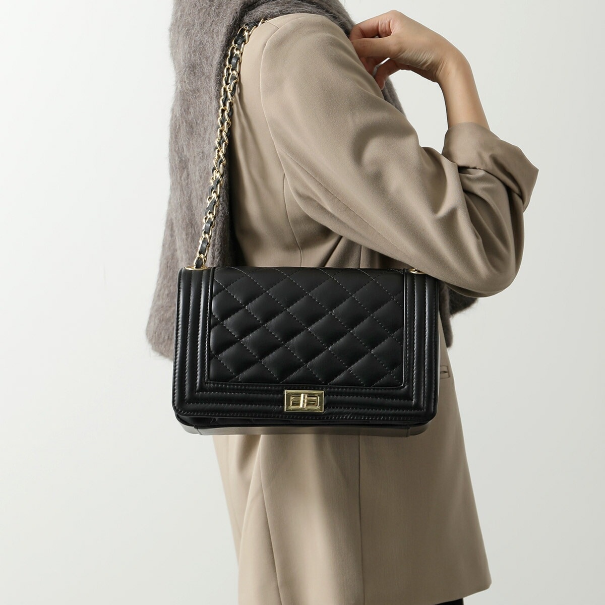 andrea cardone アンドレアカルドネ ショルダーバッグ Matalasse large 2024 C1 レディース マトラッセ チェーン ハンドバッグ Gold-Black