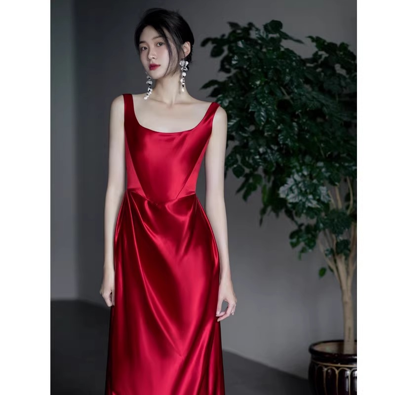 敬酒服花嫁2023新型高級感のあるワインレッド夏のスリムなモップ婚約リターンイブニングドレス