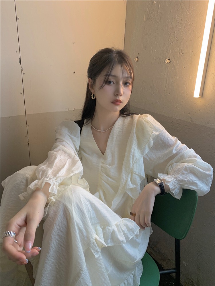 Vネックフリルワンピース フリル. 長袖 ワンピース ドレス プルオーバー かわいい 大人可愛い カジュアル 大人 おしゃれ お洒落 大人女子 こなれ感 ルーズ 個性的 モード系 柄 格子柄 春