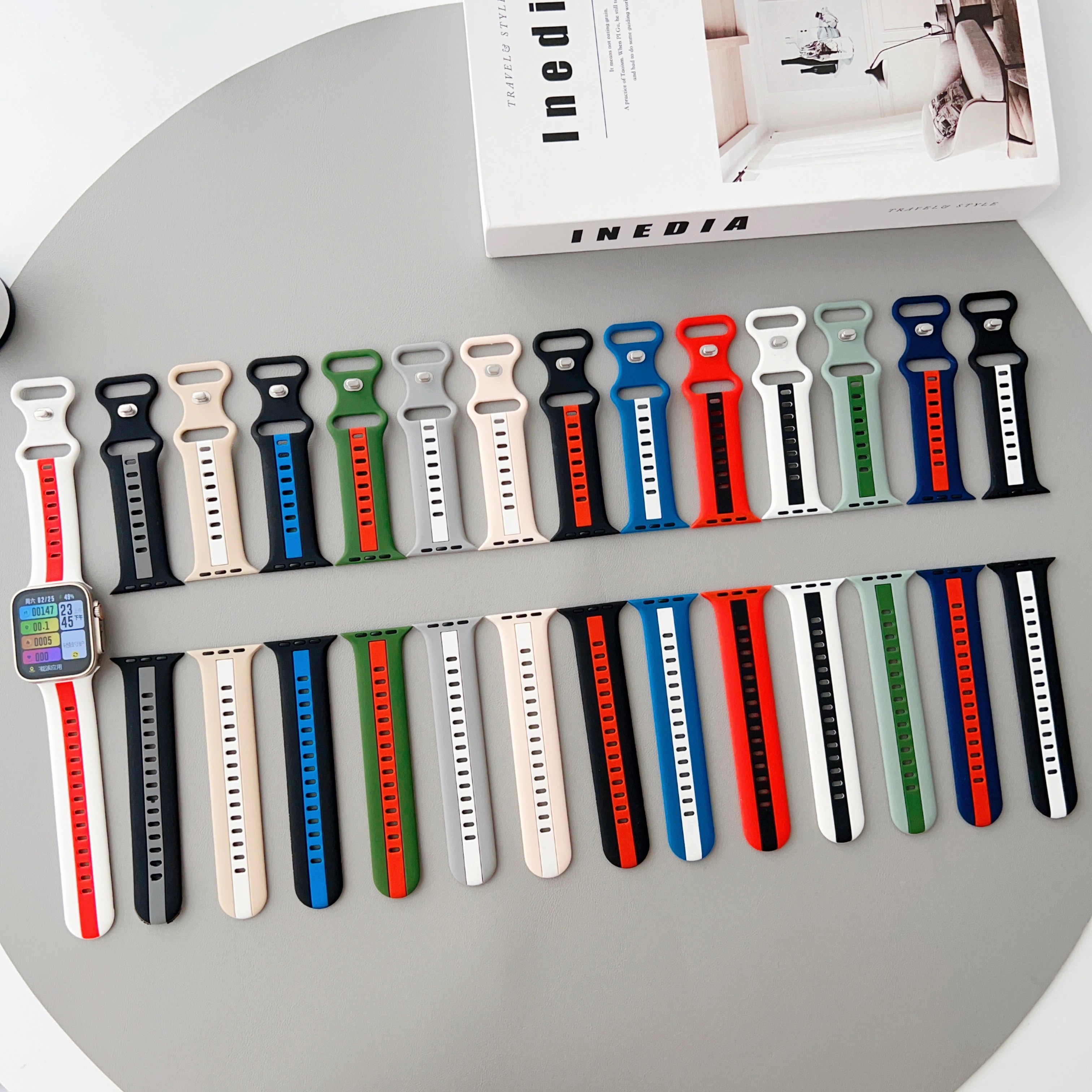 Apple Watch バンド 49mm シリコン製 スポーツバンド iwatch Series 8/7/SE2/SE/6/5/4/3/2/1 に対応 交換ベルト 柔らかい 通気 男性 レディース