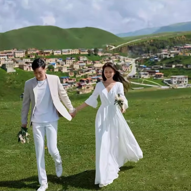 ドレス ワンピース ウェディング パーティー 結婚式 衣装 マキシ 5分袖 Vネック 可愛い きれいめ シンプル 大人可愛い 主役級 存在感 無地 イベント ホテル ガーデン レストラン 光沢感