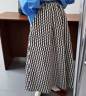 レディース スカート ボトムス 膝下 ミモレ ロング Aライン かわいい 大人可愛い きれいめ カジュアル 上品 おしゃれ レトロ こなれ感 ルーズ 個性的 モード系 モダン 主役級 存在感 カジュア