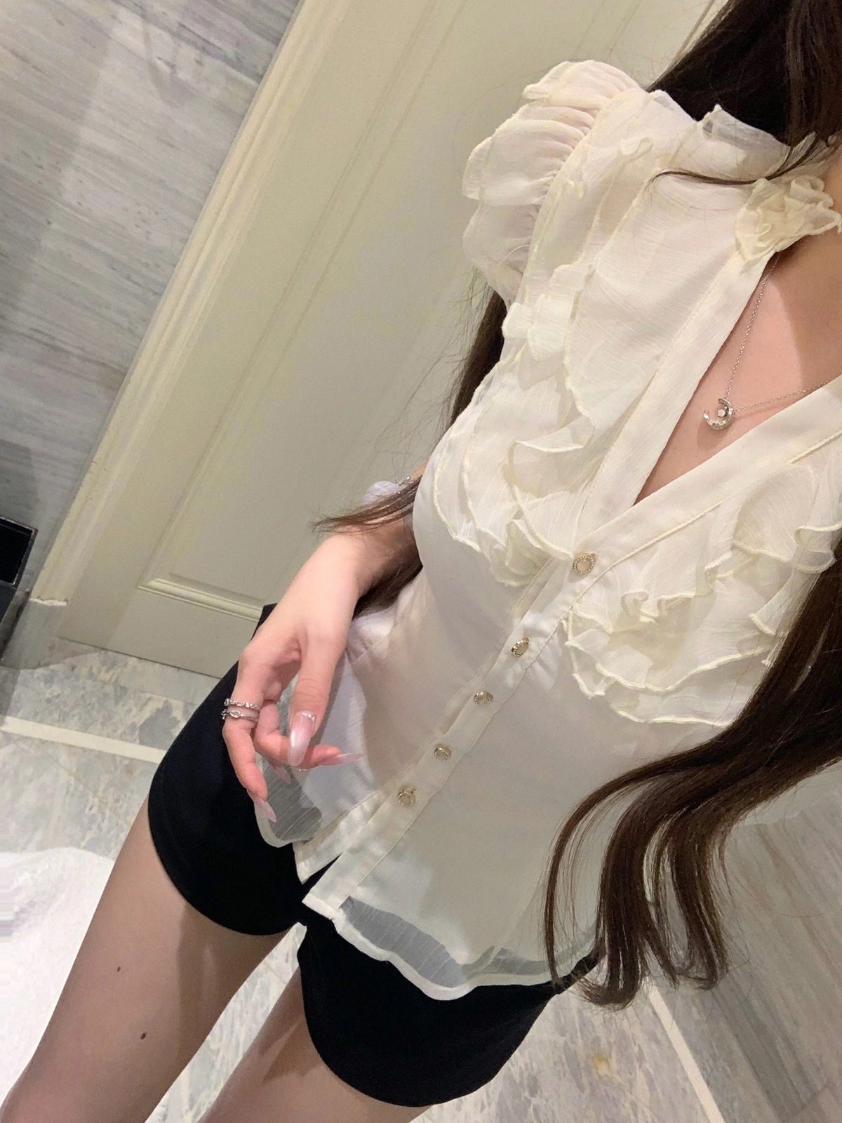 Vネック フリル 正肩 シフォンのシャツ 女 夏 小飛袖 上着