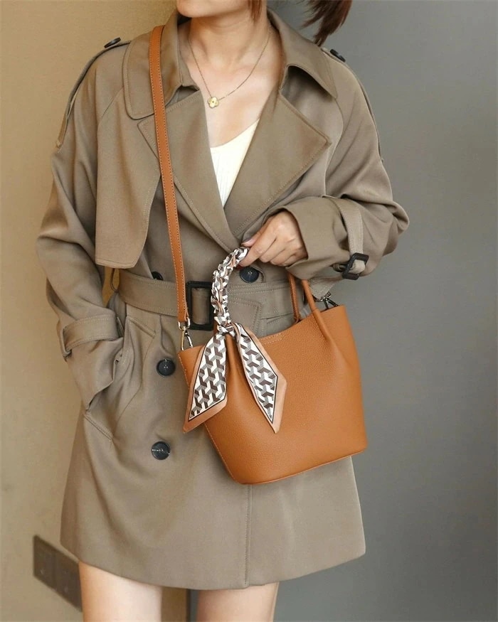 超目玉 本革 バッグ レディース 大人 トートバッグ レザー ショルダーバッグ ボストンバッグ ブラック バッグ 大人 レザー ボストンバッグ 軽量 牛革 上品 かわいい 入学 卒業 ママスーツバッグ