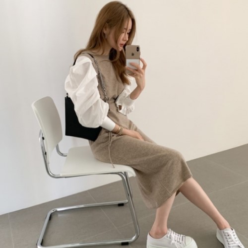 2019年秋　冬　2color ボリューム袖 シャツ ドッキング ワンピース ウエストマーク ミモレ丈 ロング丈　シャツ素材のボリューム袖が特徴の異素材ドッキングワンピース　トレンド感のでるミモレ丈ワ