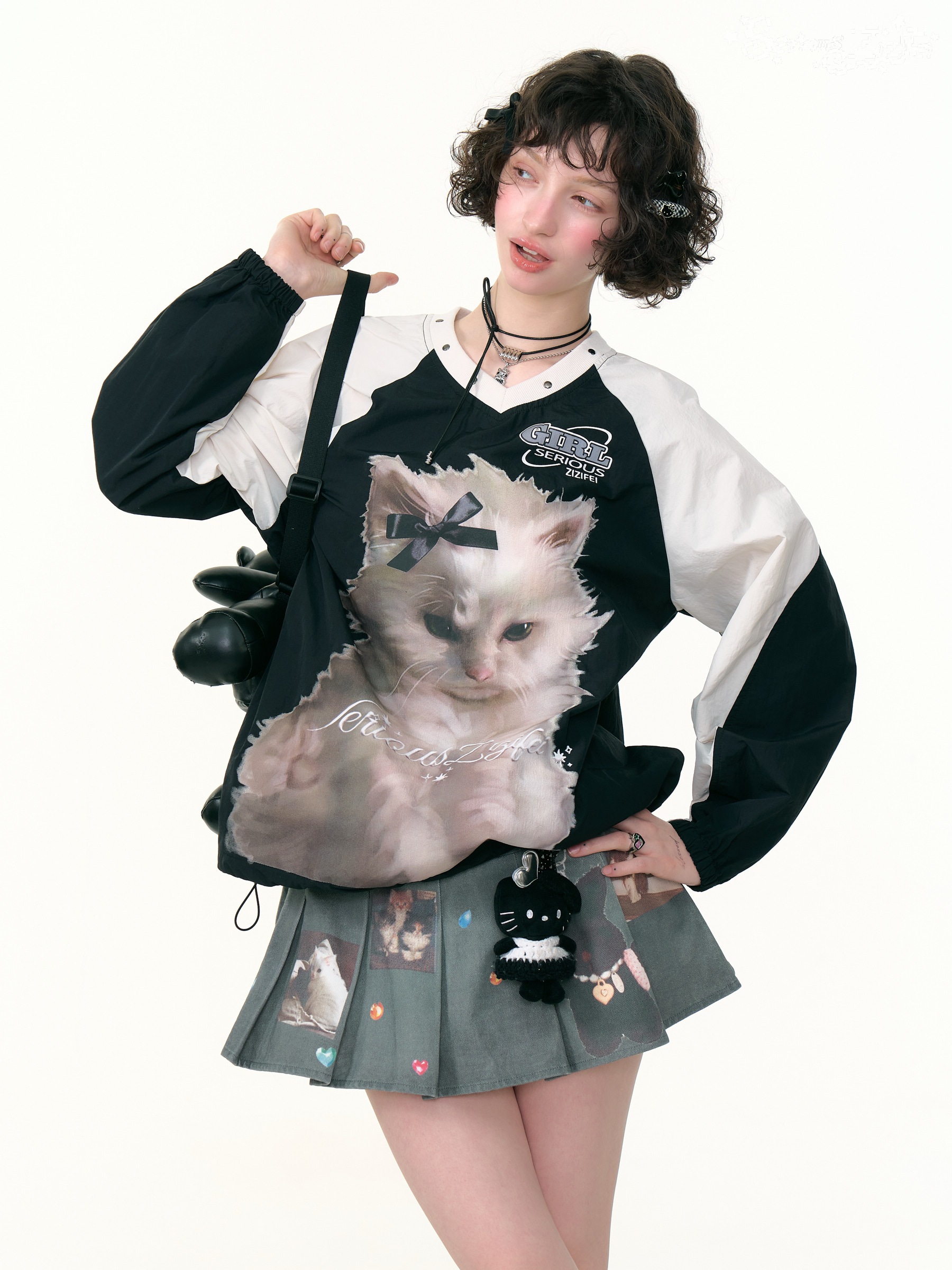 2025秋冬 韓国風トップス プリント配色長袖TシャツVネックバイカラーかわいいレディース個性派ゆったり衣装ルーズゆったりカジュアルおしゃれサイズ袖シルエットファッション系K-POPシャツフットT