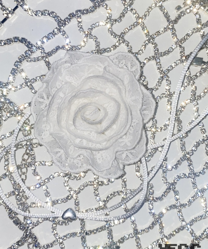 white choker 5,818円