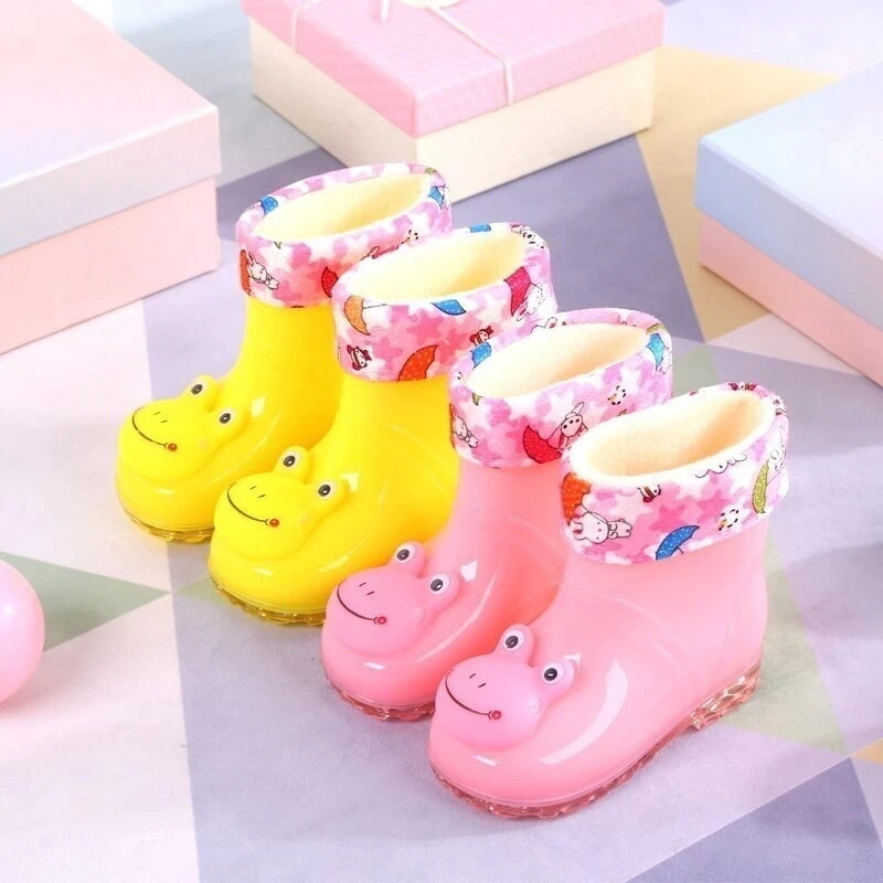 】子供ののレインブーツ男の子のウォーターシューズのオーバーシューズ幼児のゴムの靴女の子かわいい四の 【メガ割 5,180円