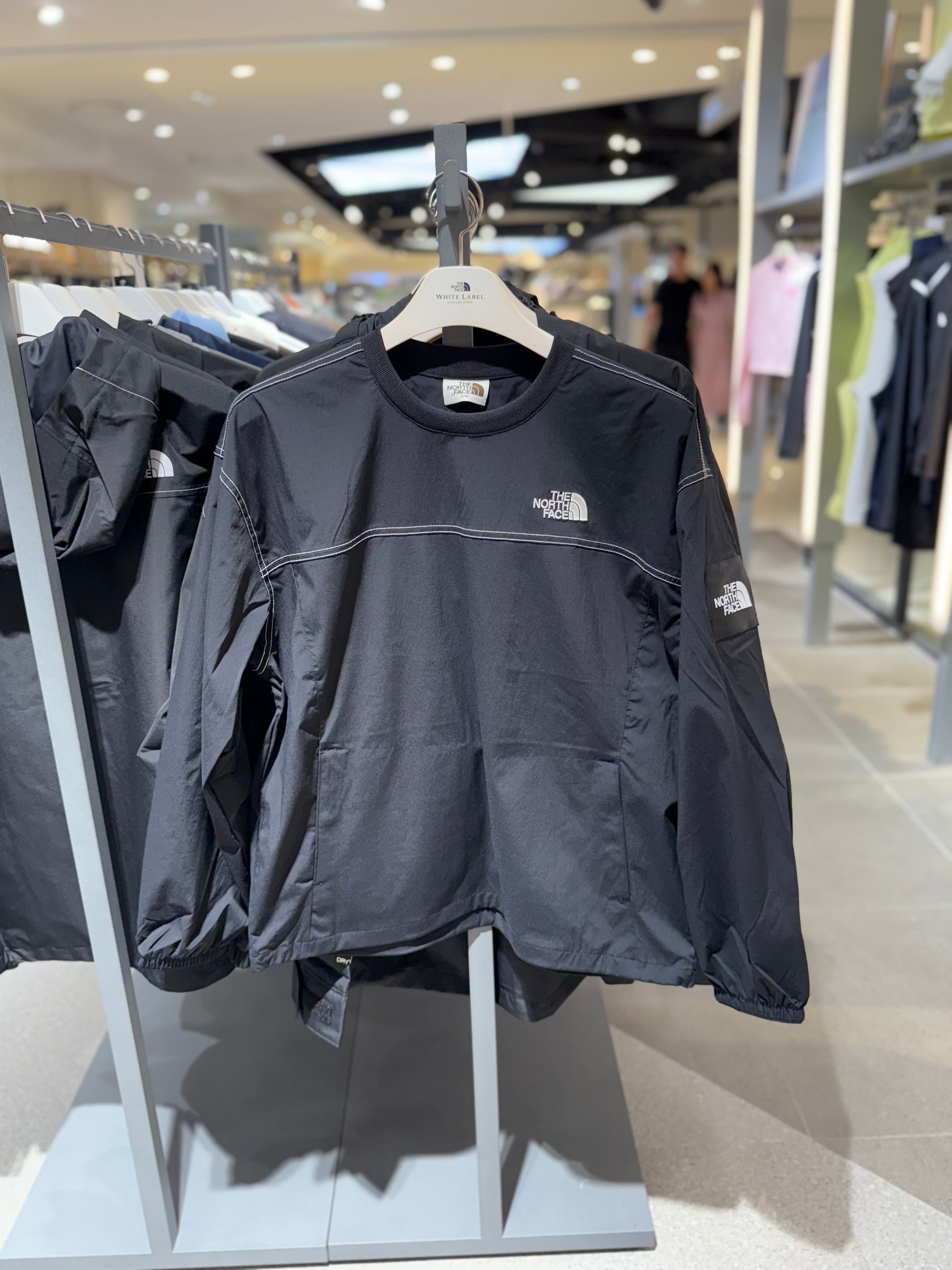 韓国正規品保証 関税負担なしNM5MR53J LOGO CREW NECK デイリー 基本 着装 男子 女子 人気 韓国 ファッション 男女共用 アウトドア